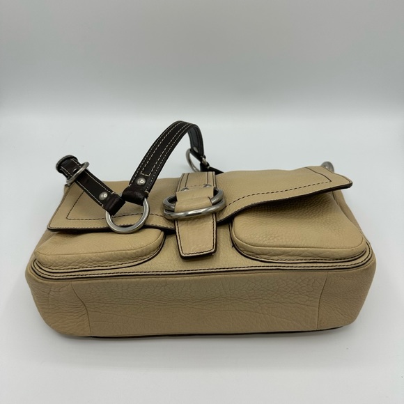 📸SALE📸 Coach Chelsea Tan Pebbled Leather Hobo Flap Shoulder Bag (#F10893) - Picture 4 of 16